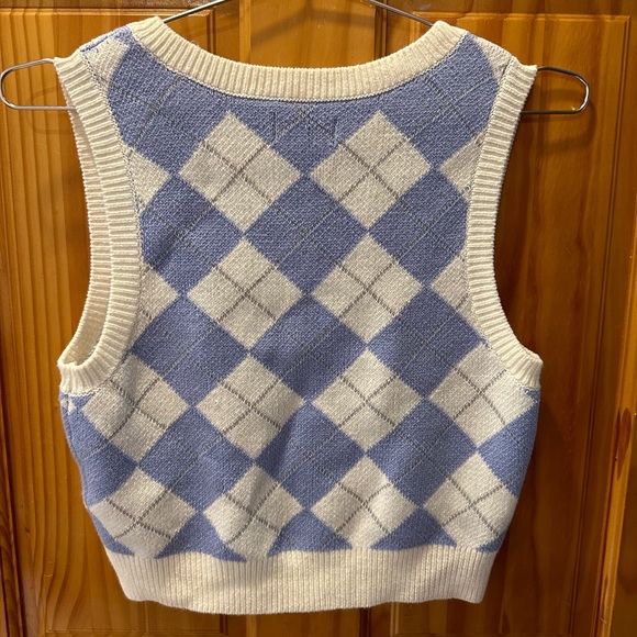 Hollister Blue and White Argyle Sweater Vest - Picture 2 of 3